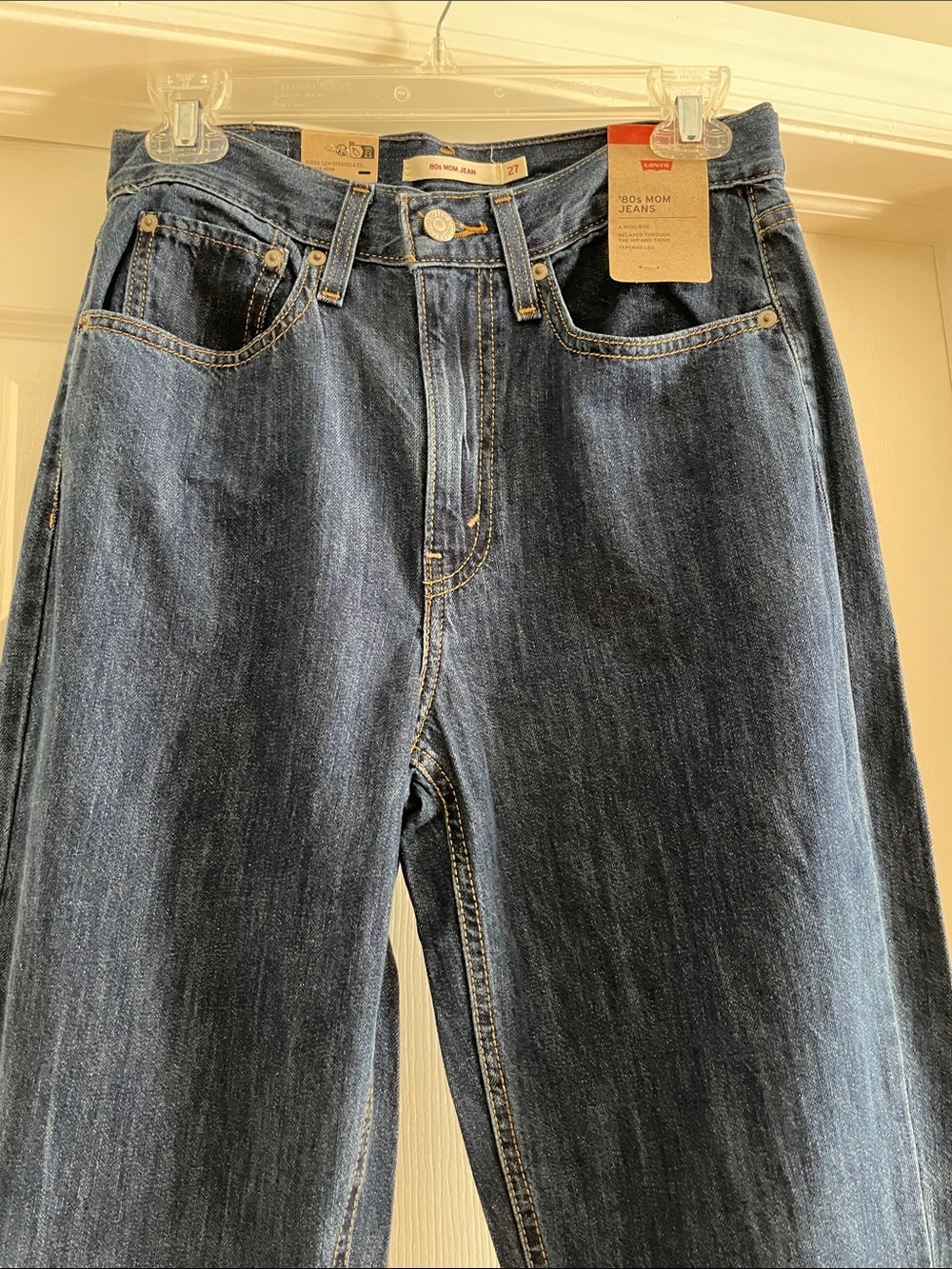 NWT Levi’s 80’s Mom Jeans, Size 27 x 30